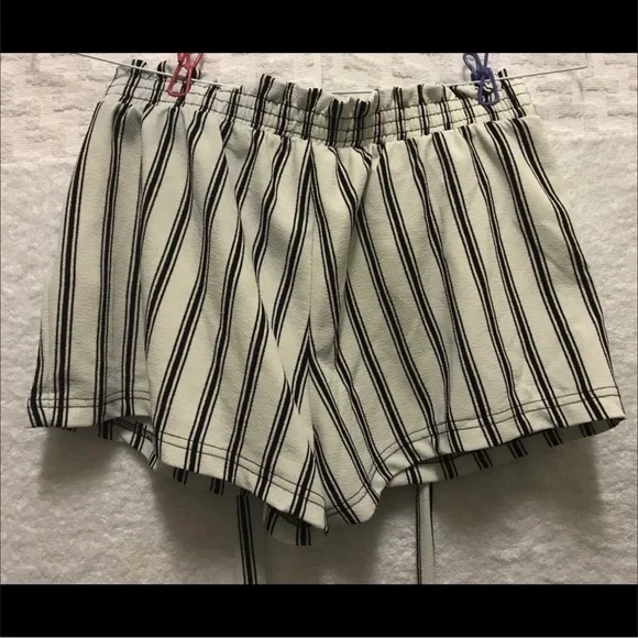 Hot Kiss Comfy Ruffled White Striped Shorts - Picture 8 of 8